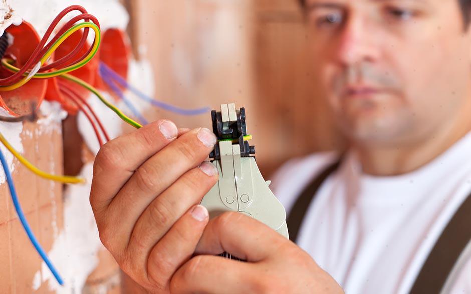 recherche travail électricien bâtiment Poissy